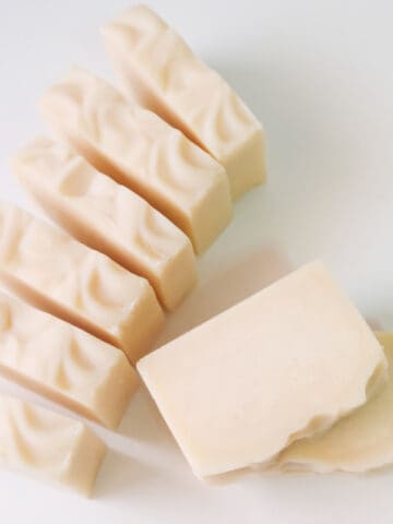 Olive Oil Soap Suitable for people with skin problems. Nourishes the skin soft and moist.